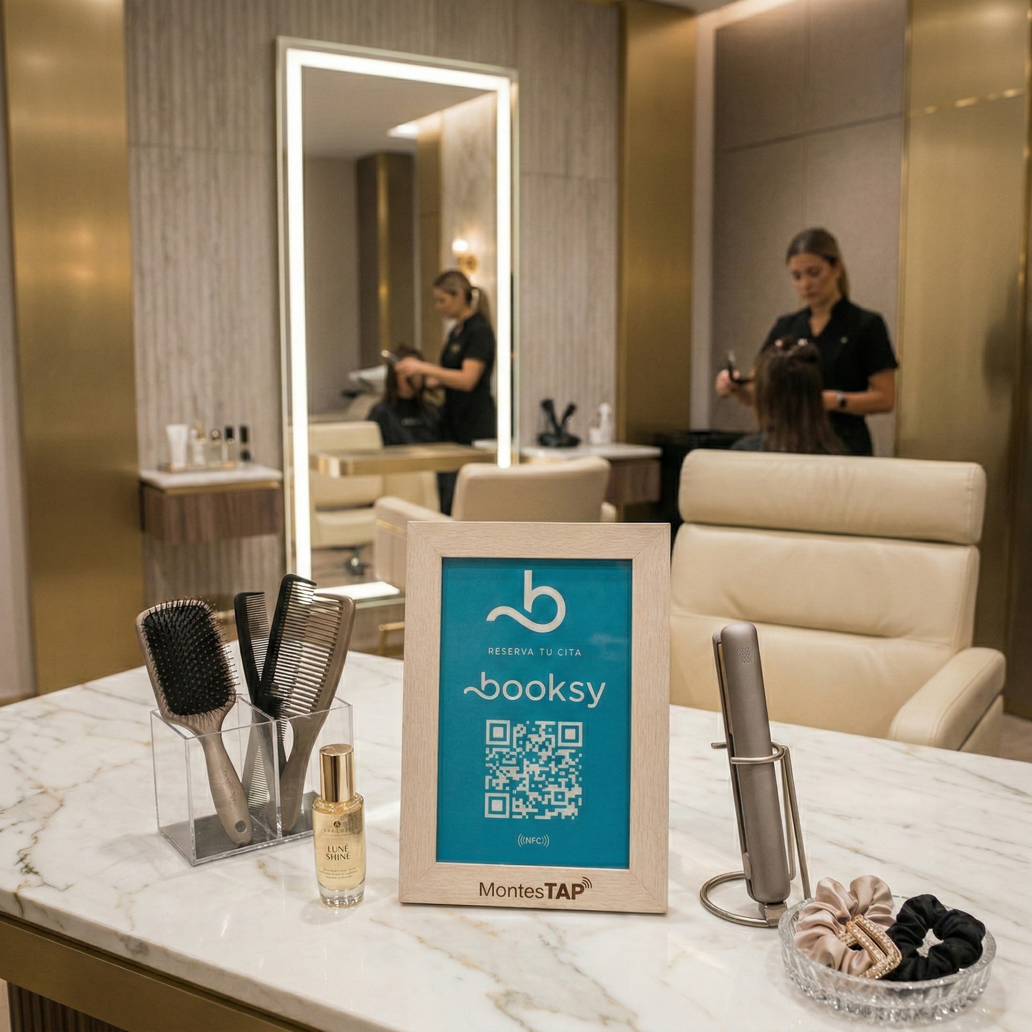 Marco QR + NFC para Reservas en Booksy